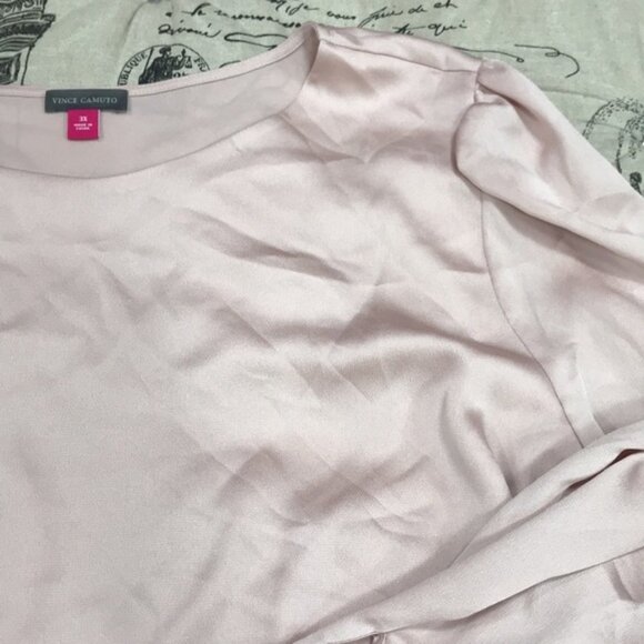 Vince Camuto Hammer Satin Puff Shoulder Top - Picture 7 of 7